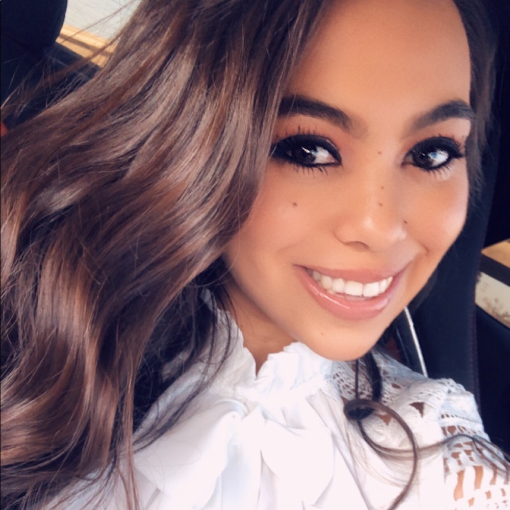 Meet your Posher, Celeste